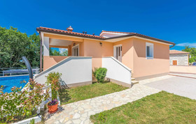 Villa Dina