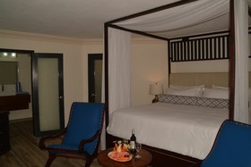 DoubleTree by Hilton Cote des Arcadins Beach Resort & Spa