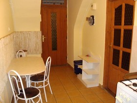 Erik Apartments