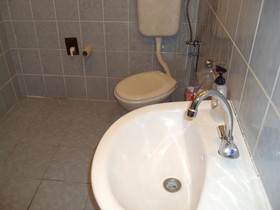 Erik Apartments