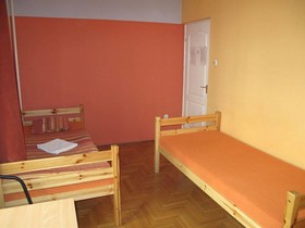 2B Hostel & Rooms