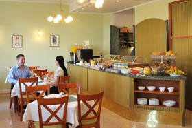 Baross City Hotel