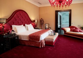 New York Palace Hotel & Residence