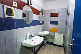Broadway Hostel & Apartments