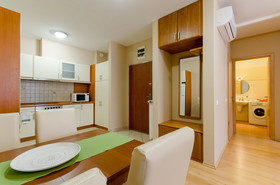 Broadway Hostel & Apartments