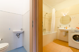 Broadway Hostel & Apartments