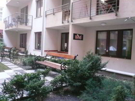 Broadway Hostel & Apartments