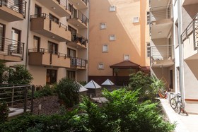 Broadway Hostel & Apartments