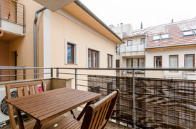 Broadway Hostel & Apartments