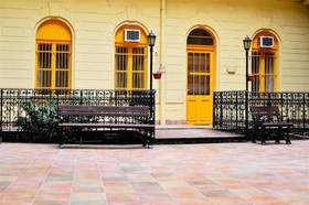Centrooms House