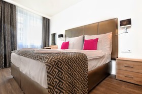 Silver Crown Hotel & Residence Palace Quarter