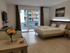 Corvin Holiday Apartments Hotel