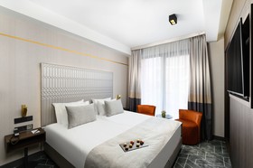 Hotel Emerald & Suites