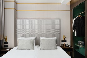 Hotel Emerald & Suites