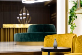 Hotel Emerald & Suites