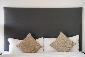 Escala Hotel & Suites