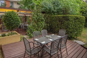 Escala Hotel & Suites