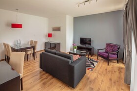 Escala Hotel & Suites