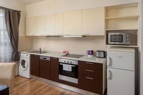 Escala Hotel & Suites