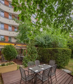 Escala Hotel & Suites