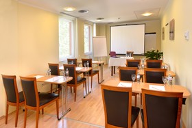 Holiday Beach Budapest Wellness & Conference Hotel