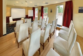 Holiday Beach Budapest Wellness & Conference Hotel