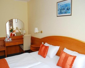 Hotel Orion Varkert