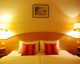 Hotel Orion Varkert