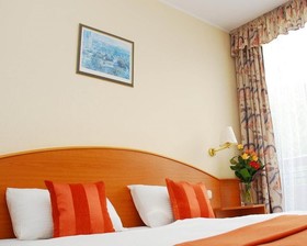 Hotel Orion Varkert