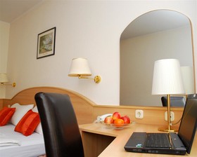 Hotel Orion Varkert