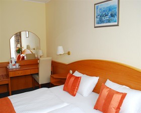 Hotel Orion Varkert