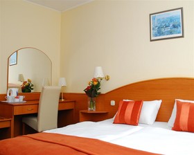 Hotel Orion Varkert