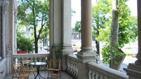 Inn Side Hotel Delibab