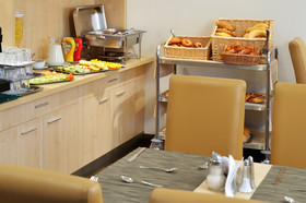 Promenade City Hotel