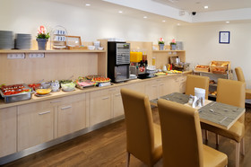 Promenade City Hotel