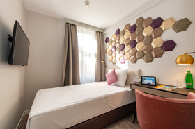 The Three Corners Hotel Art