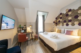 The Three Corners Hotel Art