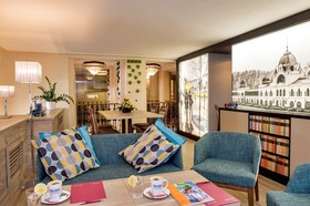 The Three Corners Hotel Art