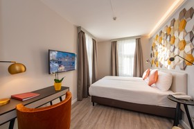 The Three Corners Hotel Art