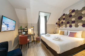 The Three Corners Hotel Art
