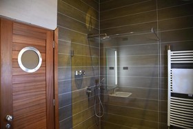 Vogue Apartments Room