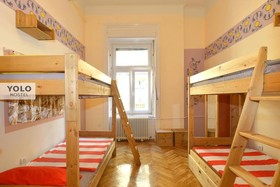 Yolo Hostel