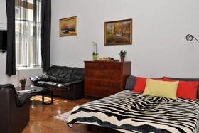 Yolo Hostel