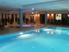 Garden Hotel Wellness Es Konferencia