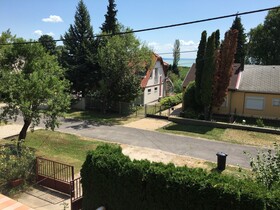 Mella Holiday House