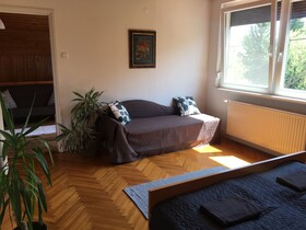 Mella Holiday House