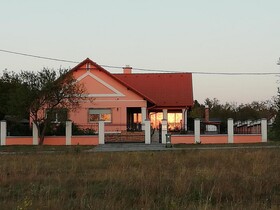Villa Piros