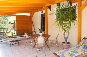 Yowan Apartments