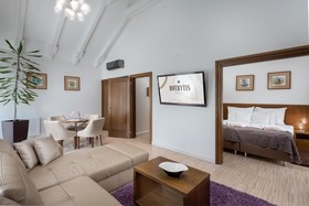 Hotel Botrytis