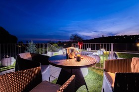 Hotel Botrytis